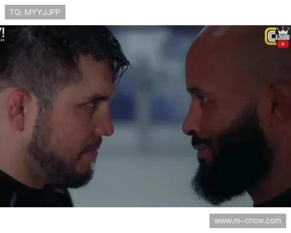 亨利·塞胡多虽败犹荣,UFC 323谢幕战展现老将拼搏精神 亨利·塞胡多虽败犹荣,UFC 323谢幕战展现老将拼搏精神