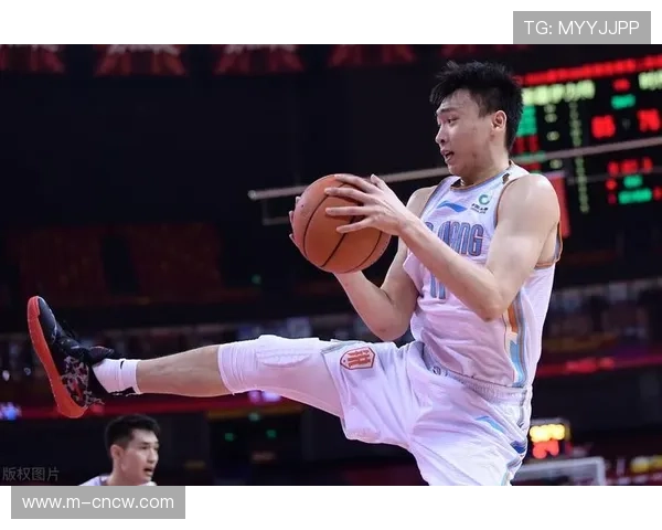 上海80-70逆转新疆,防守制胜弥补投篮低迷 上海80-70逆转新疆,防守制胜弥补投篮低迷